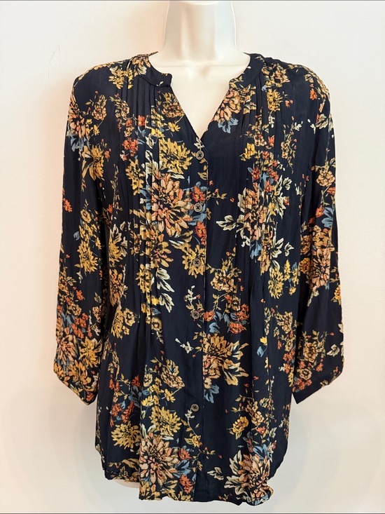 Coldwater Creek Tops - Coldwater Creek Navy Floral Pintuck Button Blouse